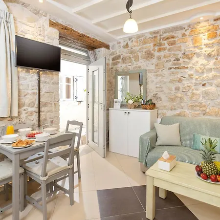 Corfu Breeze Liston Apartman *