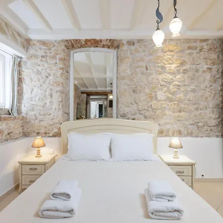 Corfu Breeze Liston